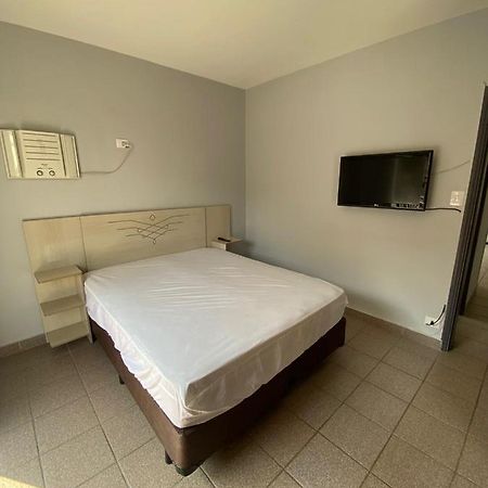 Apartamento Com Estacionamento, Wi-Fi, Ar Condicionado A 300 Metros Da Praia Da Enseada No Guaruja. Buitenkant foto